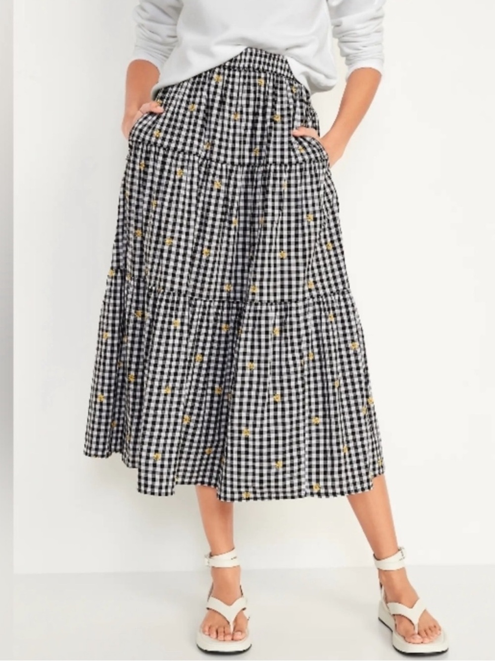 Old Navy White Black Gingham Seersucker Tiered Maxi Embroidered Daisy Floral